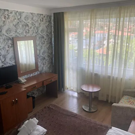 Balneo & Spa Hotel Aura-3